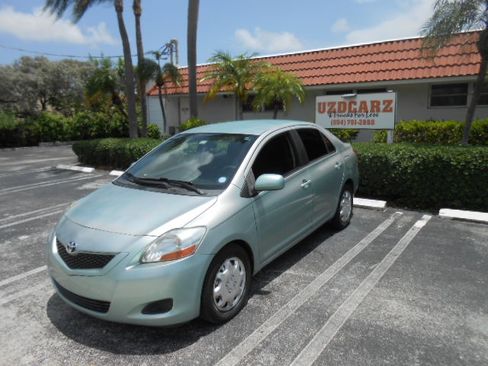 Used 2010 Toyota Yaris Sedan FWD image 1