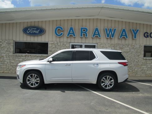 Used 2018 Chevrolet Traverse AWD High Country image 2