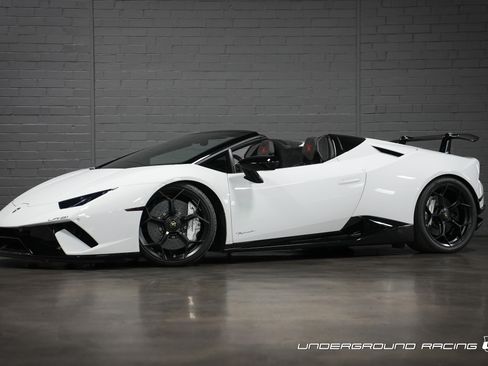Used 2018 Lamborghini Huracan Performante image 1