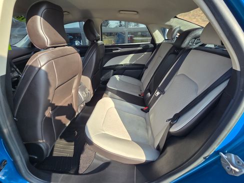 Used 2019 Ford Fusion SE image 6