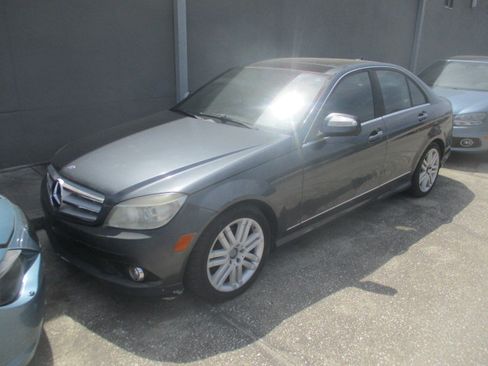 Used 2008 Mercedes-Benz C 300 Sport image 2