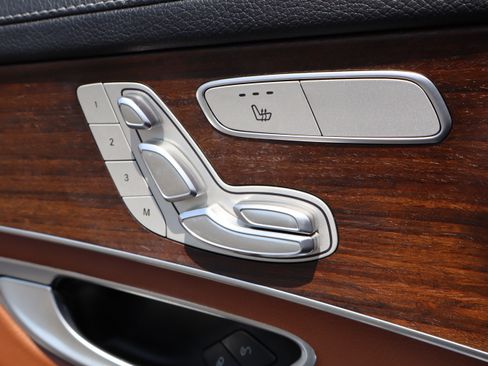 Used 2020 Mercedes-Benz GLC 43 AMG image 25