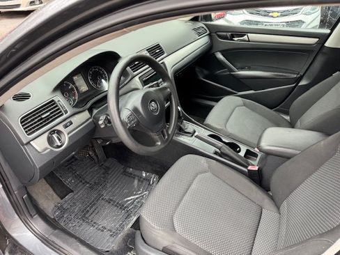Used 2014 Volkswagen Passat 2.5 S image 8