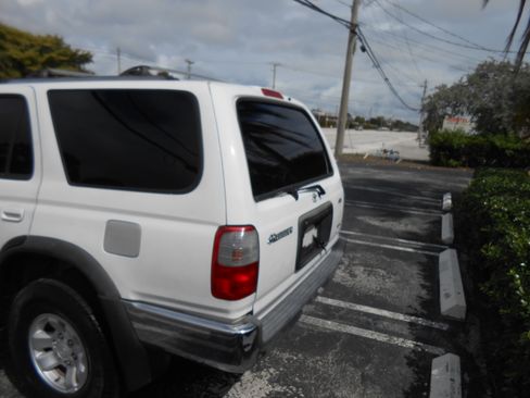 Used 1999 Toyota 4Runner SR5 image 4