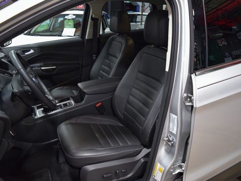 Used 2017 Ford Escape Titanium image 17