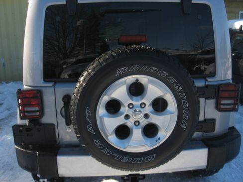 Used 2014 Jeep Wrangler 4xe Unlimited Sahara image 5