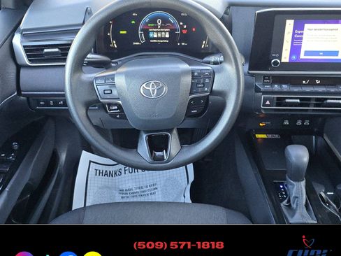 Used 2025 Toyota Camry LE image 14