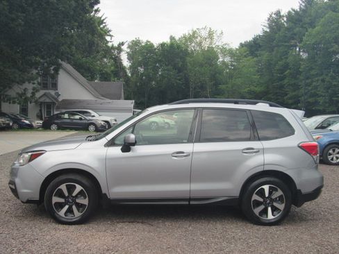 Used 2018 Subaru Forester 2.5i Premium image 5