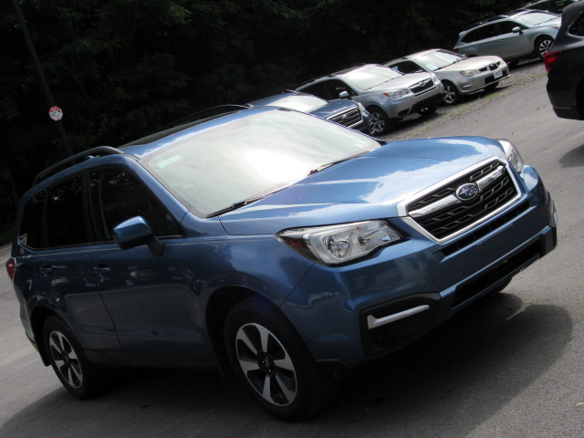 Used 2017 Subaru Forester 2.5i Premium AWD/4WD image 14
