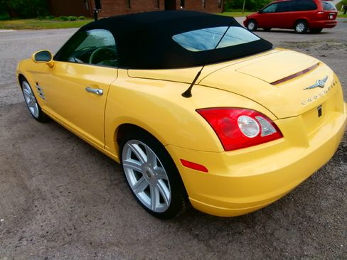 Used 2005 Chrysler Crossfire Limited image 9