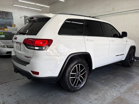 Used 2019 Jeep Grand Cherokee 4WD Trailhawk image 6