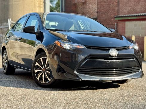 Used 2018 Toyota Corolla image 7