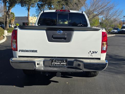 Used 2016 Nissan Frontier SV image 9