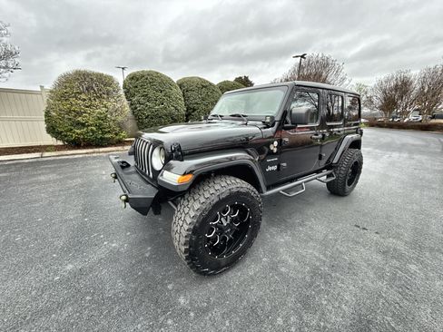 Used 2021 Jeep Wrangler Sahara image 2