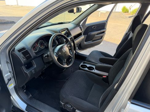 Used 2005 Honda CR-V LX image 21