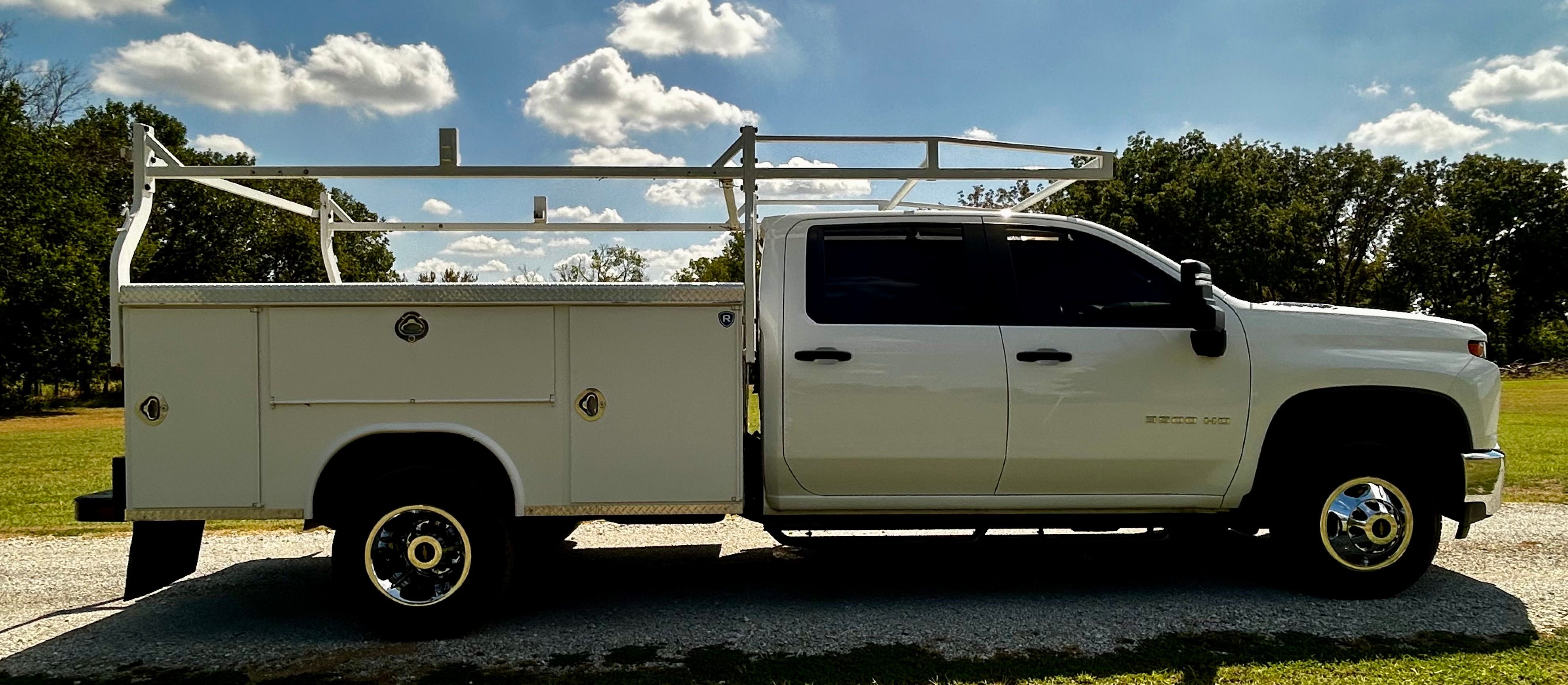 Used 2022 Chevrolet Silverado 3500 4x4 Crew Cab W/T image 9