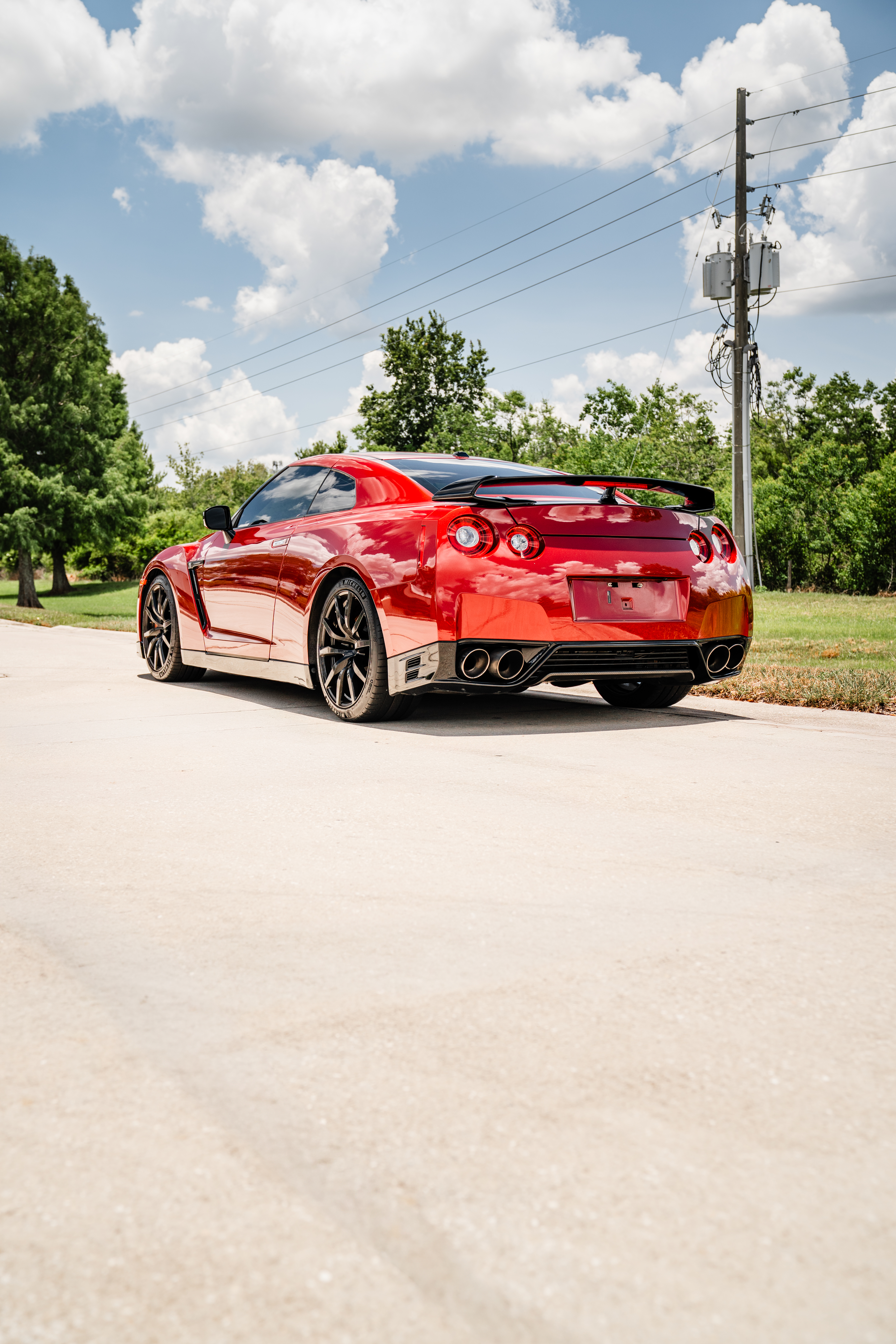 Used 2015 Nissan GT-R Premium AWD/4WD image 2