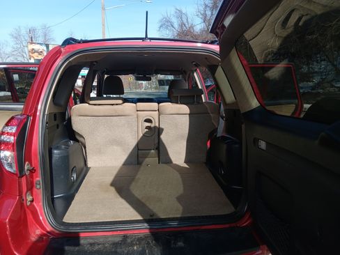 Used 2010 Toyota RAV4 LE image 17