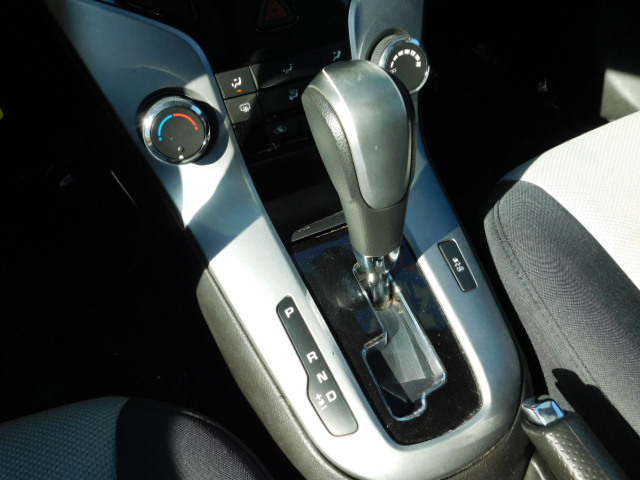 Used 2016 Chevrolet Cruze Limited LS Sedan FWD image 17