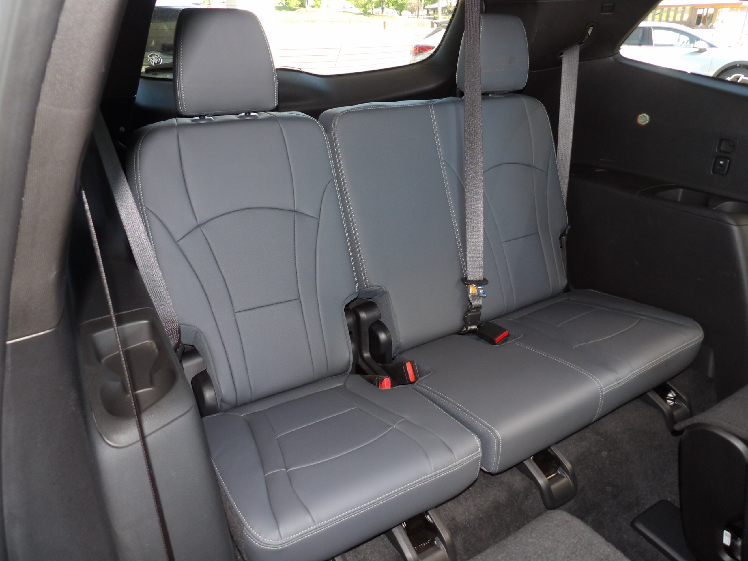 Used 2024 Buick Enclave Essence FWD image 18