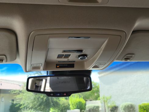 Used 2015 GMC Yukon Denali image 14