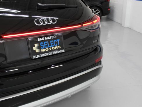 Used 2024 Audi Q4 e-tron quattro Premium Plus w/ S Line AWD/4WD image 9