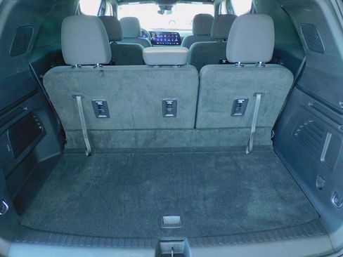 Used 2026 Chevrolet Traverse FWD LT image 18