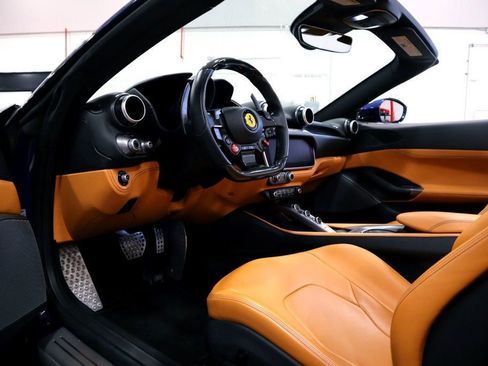 Used 2020 Ferrari Portofino image 27