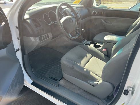 Used 2006 Toyota Tacoma SR5 image 3