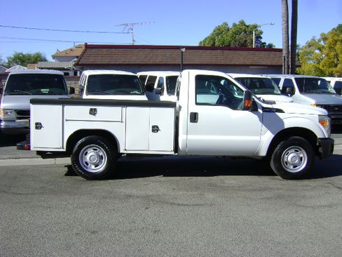 Used 2015 Ford F350 XL image 2