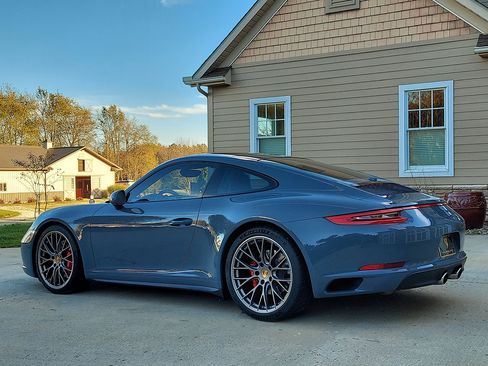 Used 2017 Porsche 911 Carrera 4S image 27