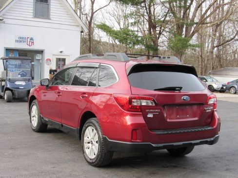 Used 2017 Subaru Outback 2.5i Premium image 9