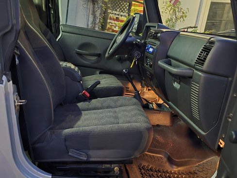 Used 2005 Jeep Wrangler Sport image 22