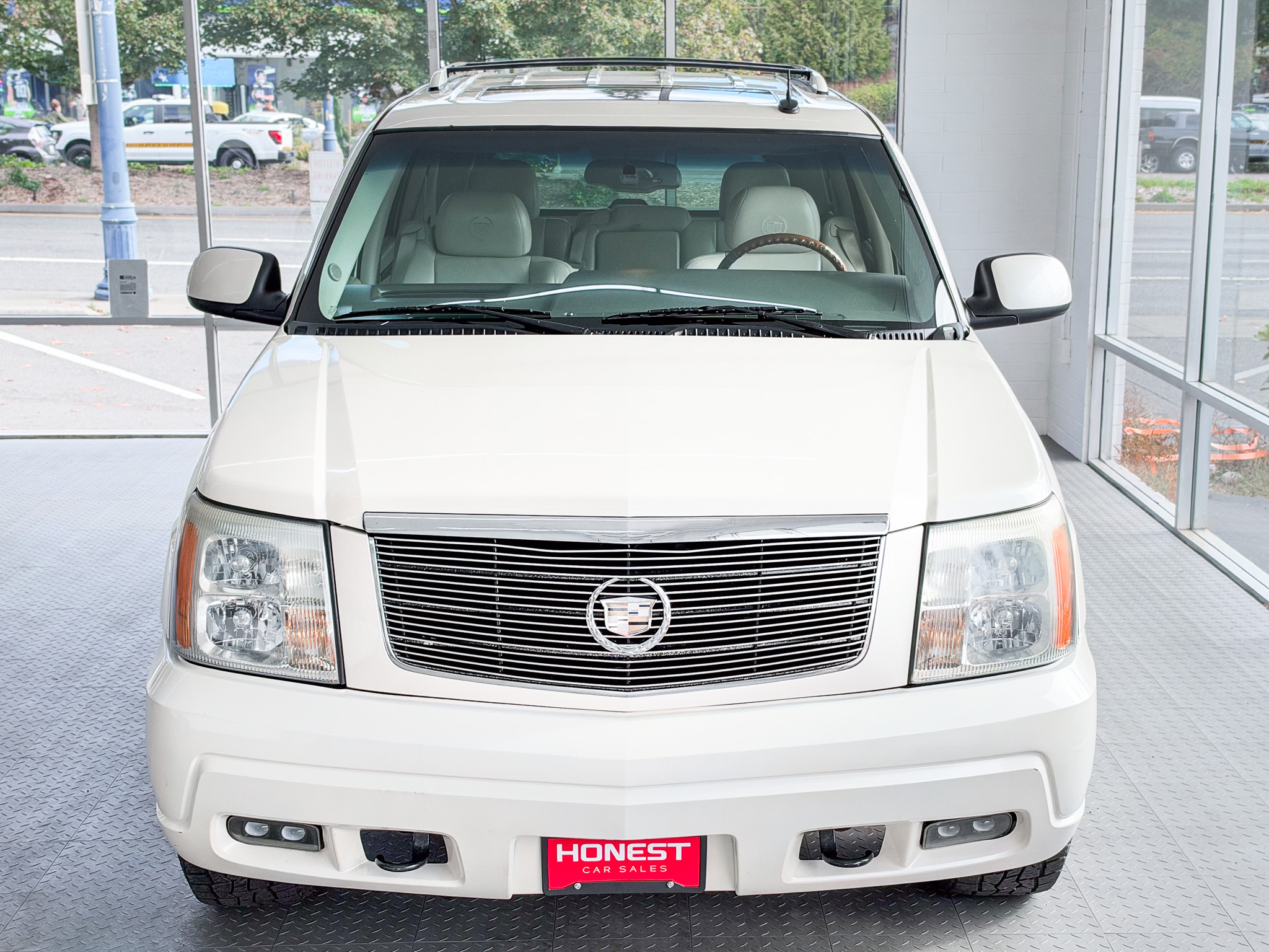 Used 2003 Cadillac Escalade AWD image 2
