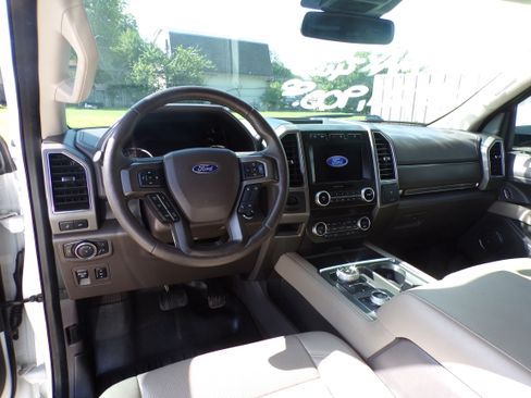 Used 2019 Ford Expedition Max 4WD XLT image 8