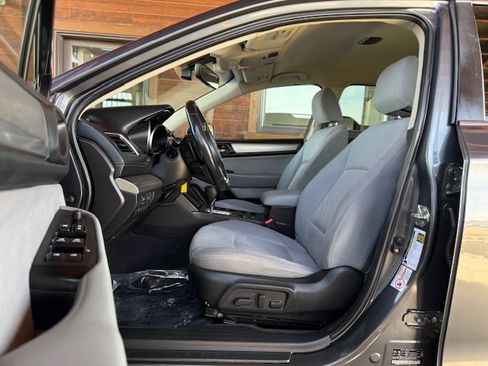 Used 2018 Subaru Outback 2.5i Premium image 9