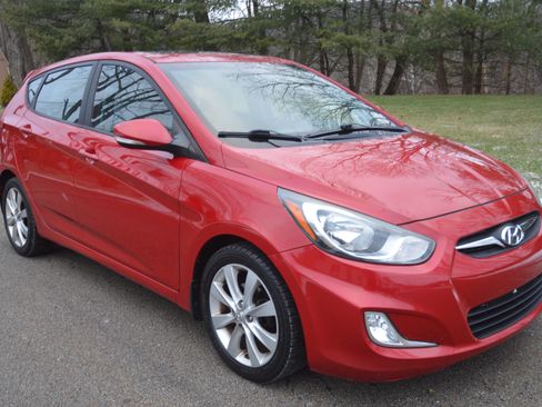 Used 2013 Hyundai Accent SE image 7