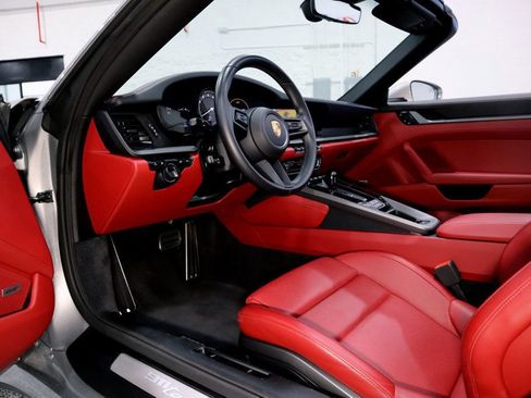 Used 2021 Porsche 911 Targa 4S AWD/4WD image 35