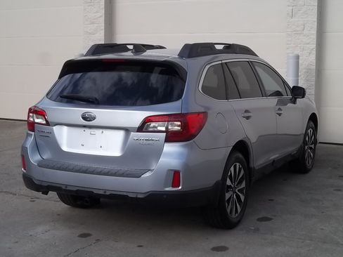 Used 2017 Subaru Outback 2.5i Limited image 5