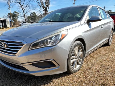 Used 2017 Hyundai Sonata SE image 6