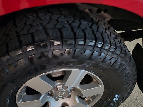 Used 2013 Nissan Frontier PRO-4X image 28