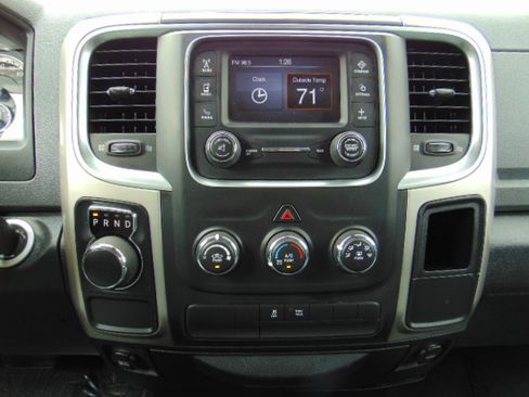 Used 2017 RAM 1500 SLT image 16