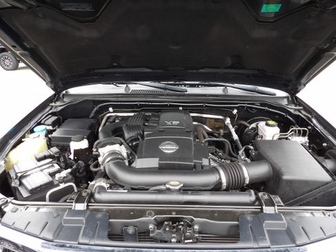 Used 2019 Nissan Frontier 2WD Crew Cab SV image 25