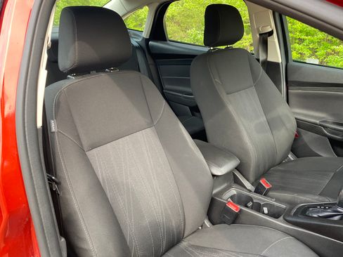 Used 2018 Ford Focus SE Sedan FWD image 17