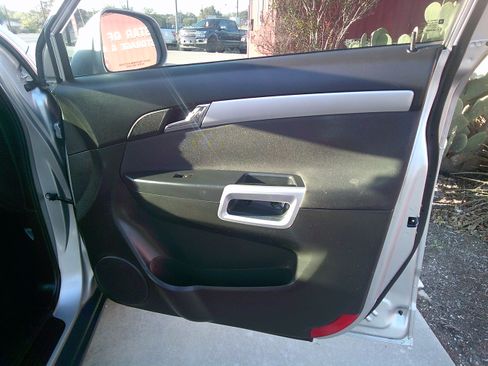 Used 2012 Chevrolet Captiva Sport LS image 10