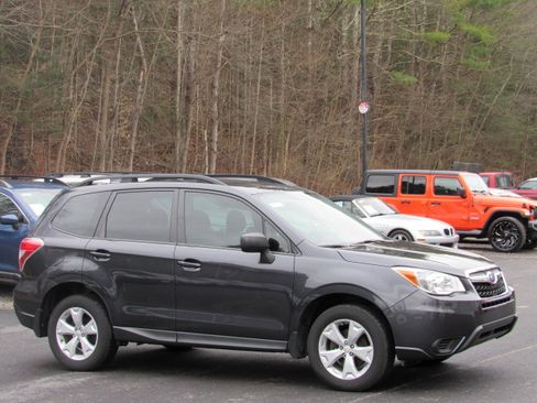 Used 2016 Subaru Forester 2.5i Premium image 9
