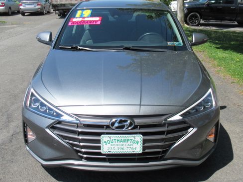 Used 2019 Hyundai Elantra Limited Sedan FWD image 3