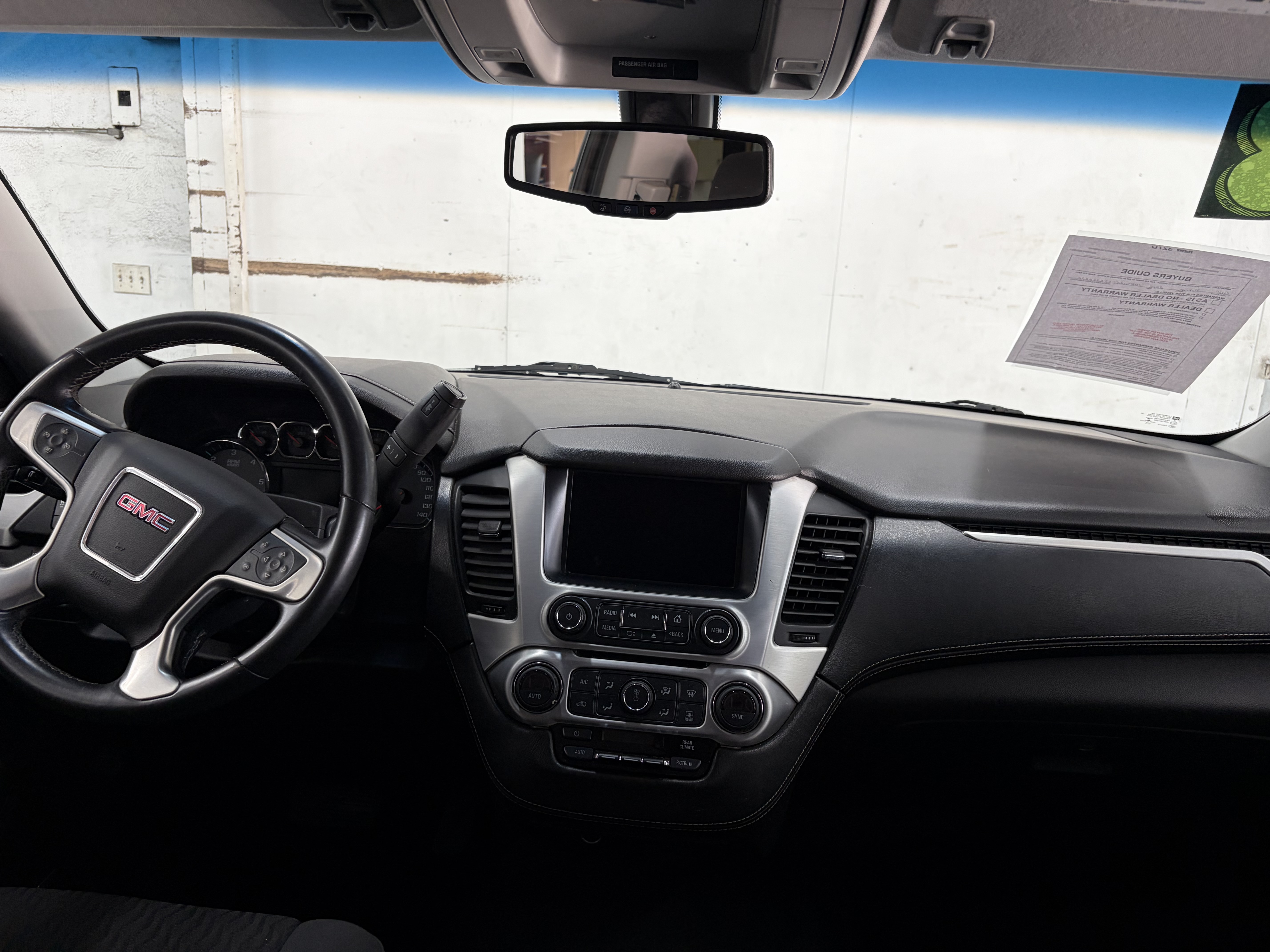 Used 2018 GMC Yukon 2WD SLE image 18