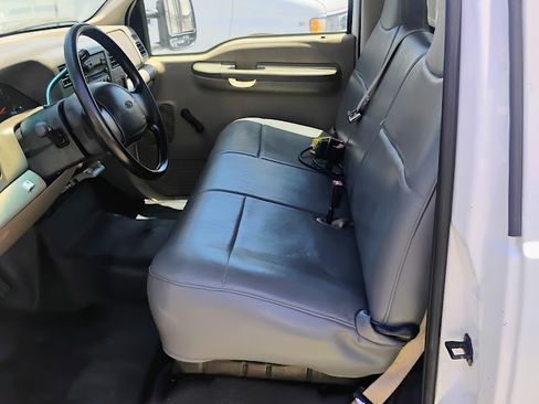 Used 2001 Ford F350 XL RWD image 6