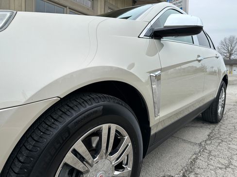 Used 2013 Cadillac SRX Luxury image 9